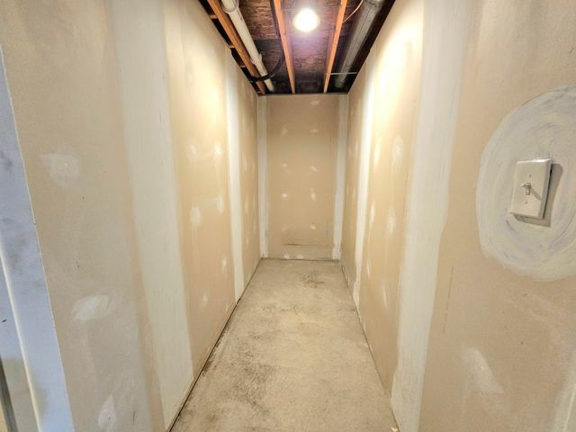 6147 Inverness Court, Romulus City, MI 48174