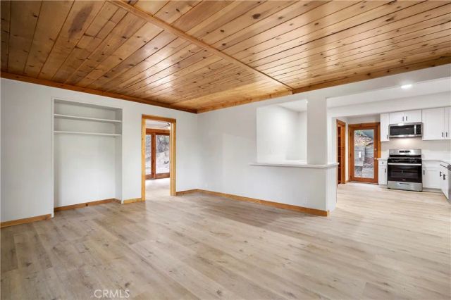 814 Glen View Lane, Twin Peaks, CA 92391