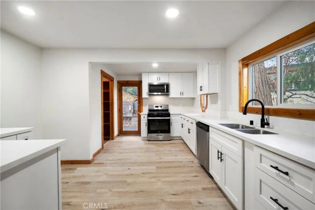 814 Glen View Lane, Twin Peaks, CA 92391