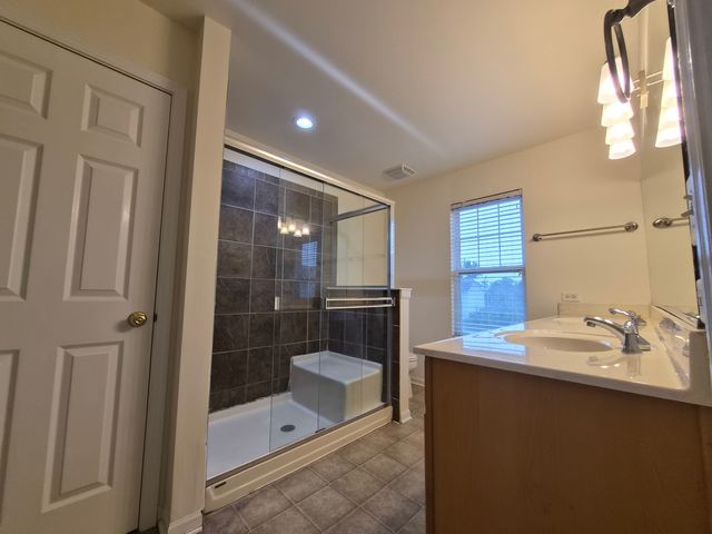 3397 BRADBURY Circle 3397, Aurora, IL 60504