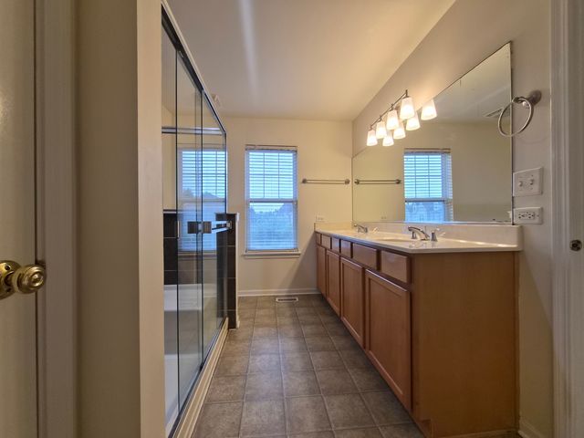3397 BRADBURY Circle 3397, Aurora, IL 60504