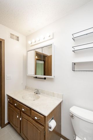 1907 27th Avenue S, Fargo, ND 58103