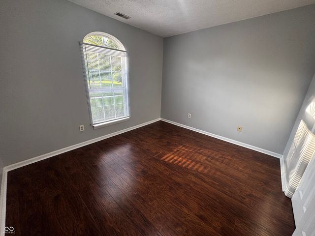 6735 Lexington Circle, Zionsville, IN 46077