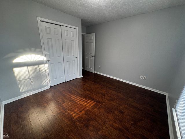 6735 Lexington Circle, Zionsville, IN 46077