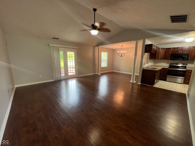 6735 Lexington Circle, Zionsville, IN 46077