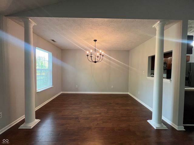 6735 Lexington Circle, Zionsville, IN 46077