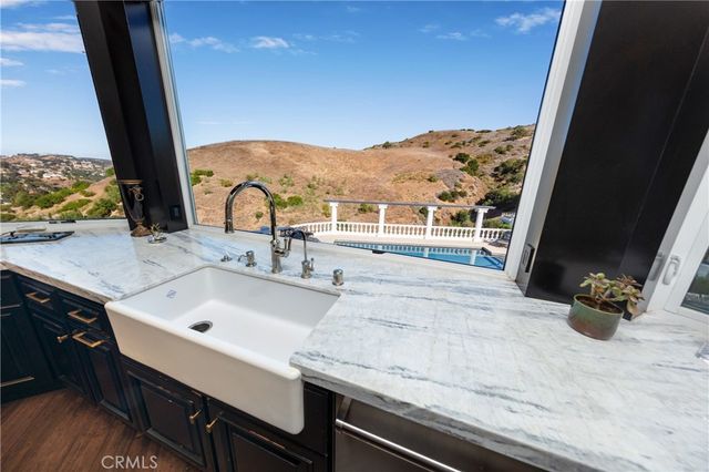 30 Saddlebow Road, Bell Canyon, CA 91307