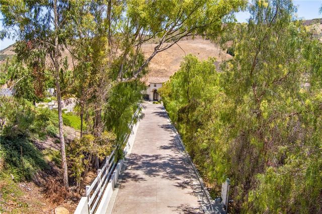 30 Saddlebow Road, Bell Canyon, CA 91307