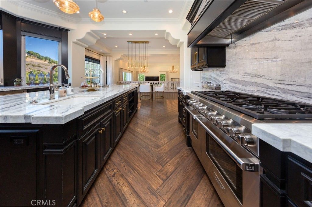 Image 11 of property listing at 30 Saddlebow, Bell Canyon, CA 91307