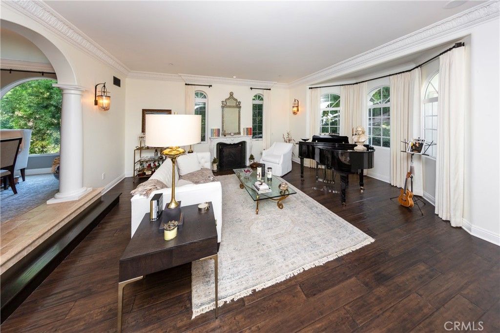 Image 3 of property listing at 30 Saddlebow, Bell Canyon, CA 91307