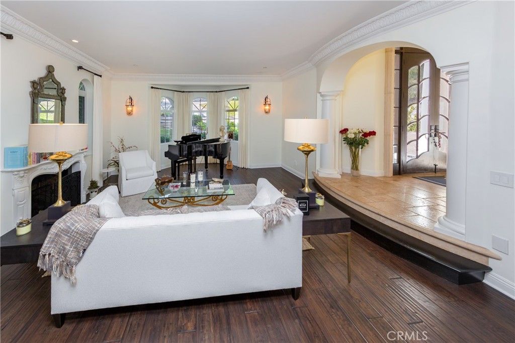Image 4 of property listing at 30 Saddlebow, Bell Canyon, CA 91307