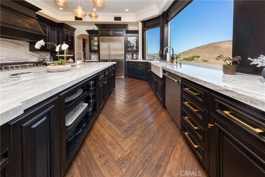 Image 8 of property listing at 30 Saddlebow, Bell Canyon, CA 91307