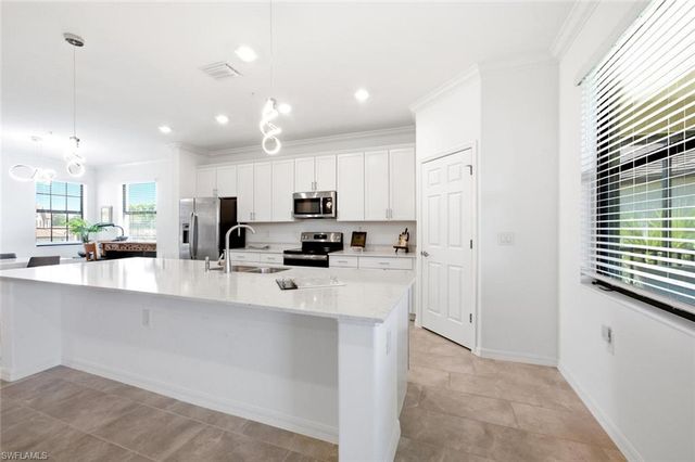 2352 Anguilla DR 201, Naples, FL 34120
