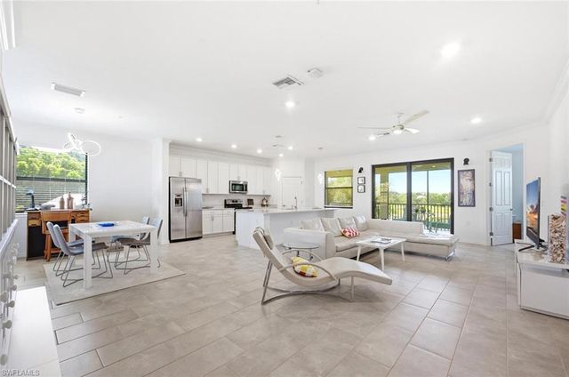 2352 Anguilla DR 201, Naples, FL 34120