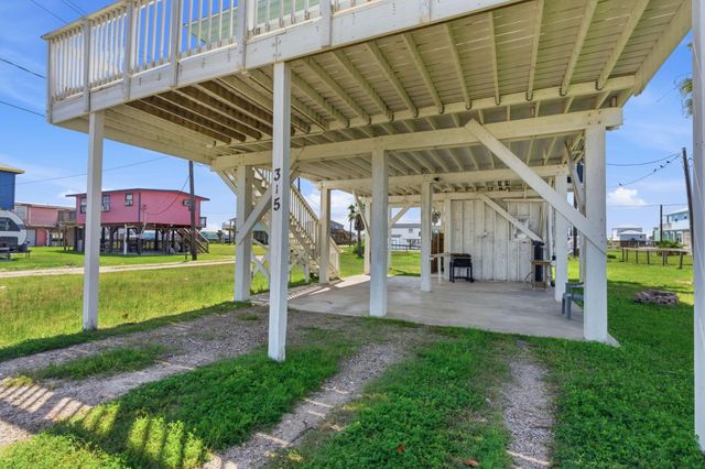 315 Caisson Street, Surfside Beach, TX 77541