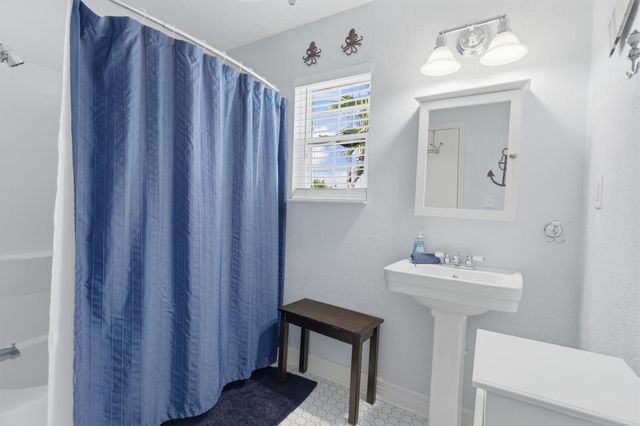 315 Caisson Street, Surfside Beach, TX 77541