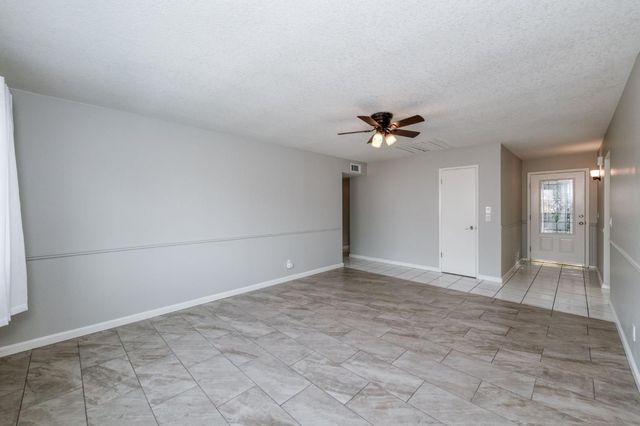 1314 Ezie Avenue, Clovis, CA 93611