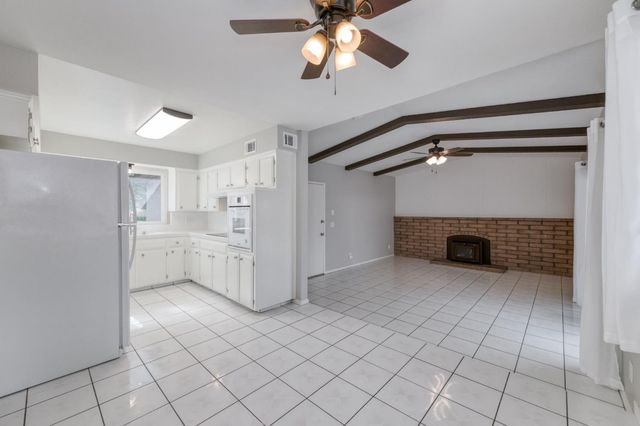 1314 Ezie Avenue, Clovis, CA 93611