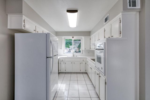 1314 Ezie Avenue, Clovis, CA 93611