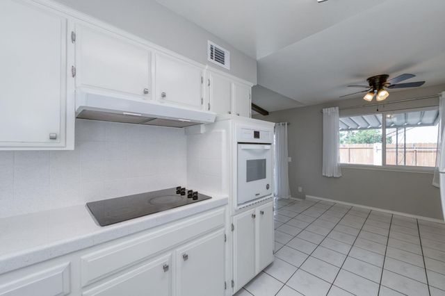 1314 Ezie Avenue, Clovis, CA 93611