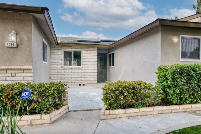 1314 Ezie Avenue, Clovis, CA 93611