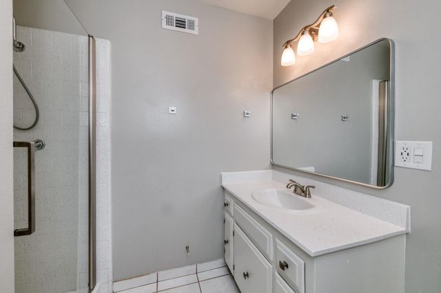 1314 Ezie Avenue, Clovis, CA 93611