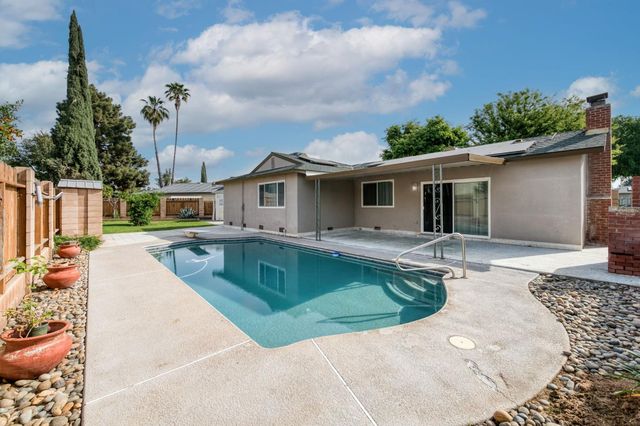 1314 Ezie Avenue, Clovis, CA 93611