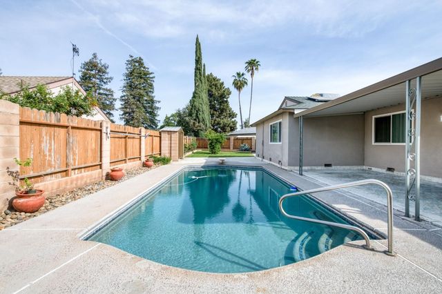1314 Ezie Avenue, Clovis, CA 93611