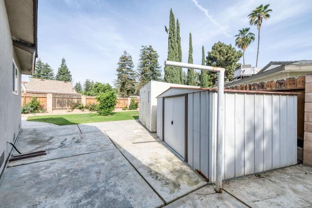 1314 Ezie Avenue, Clovis, CA 93611