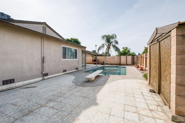 1314 Ezie Avenue, Clovis, CA 93611