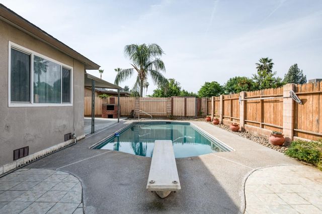 1314 Ezie Avenue, Clovis, CA 93611