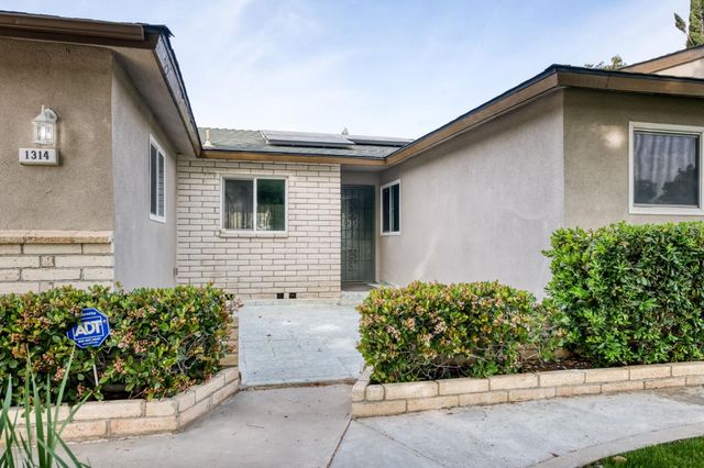 1314 Ezie Avenue, Clovis, CA 93611