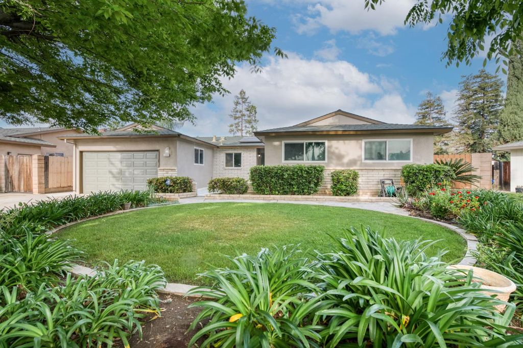 1314 Ezie Avenue, Clovis, CA 93611