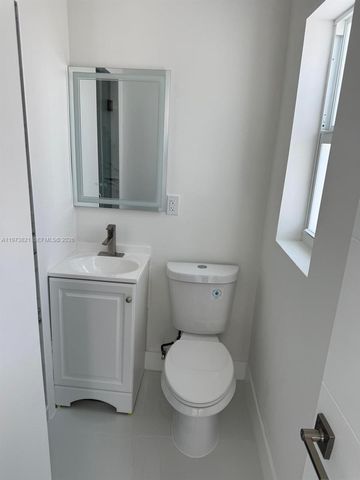 1943 71st St 1947-11, Miami Beach, FL 33141