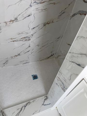 1943 71st St 1947-11, Miami Beach, FL 33141