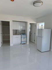 1943 71st St 1947-11, Miami Beach, FL 33141