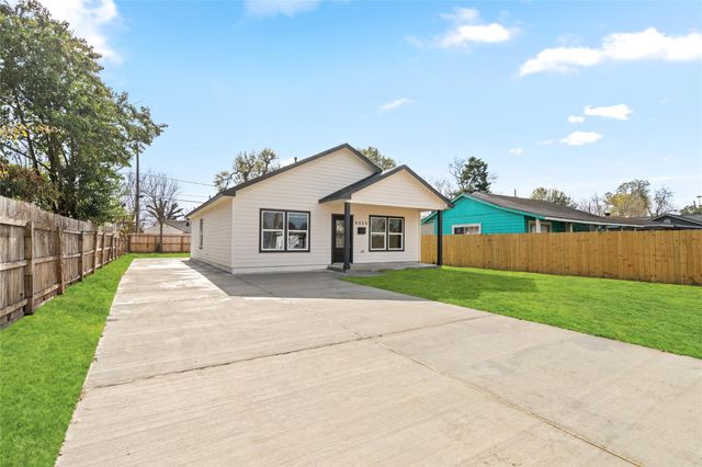 8056 Meadowbrook Drive, Houston, TX 77017