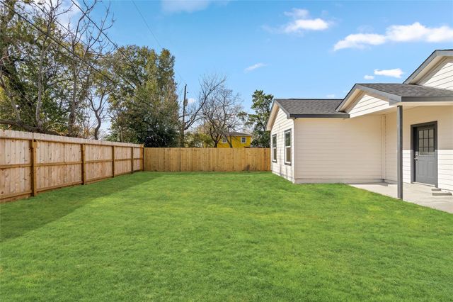 8056 Meadowbrook Drive, Houston, TX 77017