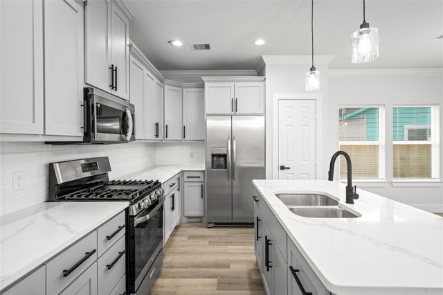 8056 Meadowbrook Drive, Houston, TX 77017