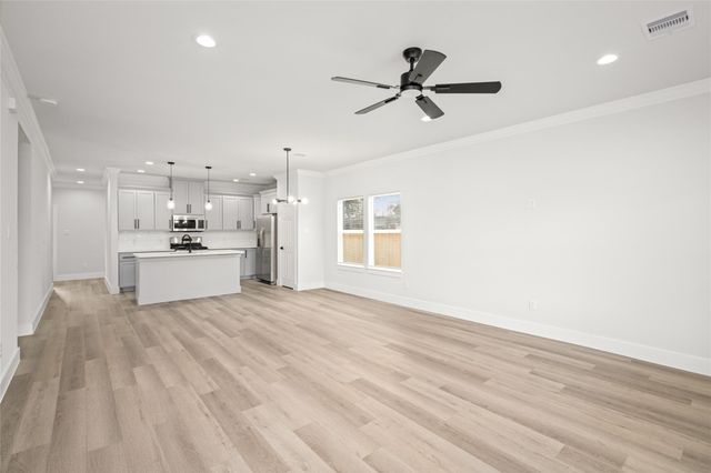 8056 Meadowbrook Drive, Houston, TX 77017