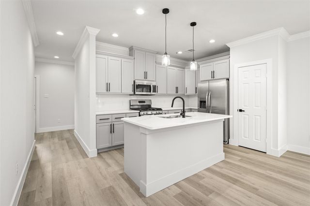 8056 Meadowbrook Drive, Houston, TX 77017