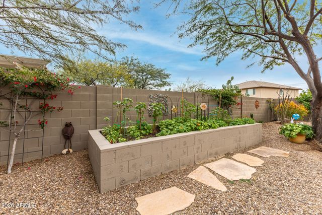 4825 W YOOSOONI Drive, New River, AZ 85087