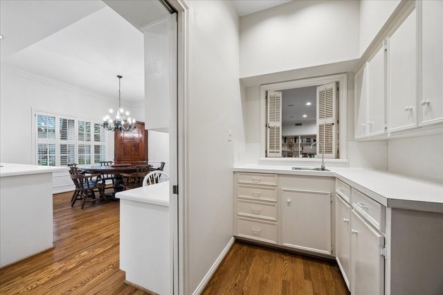 515 Hunterwood Drive, Houston, TX 77024