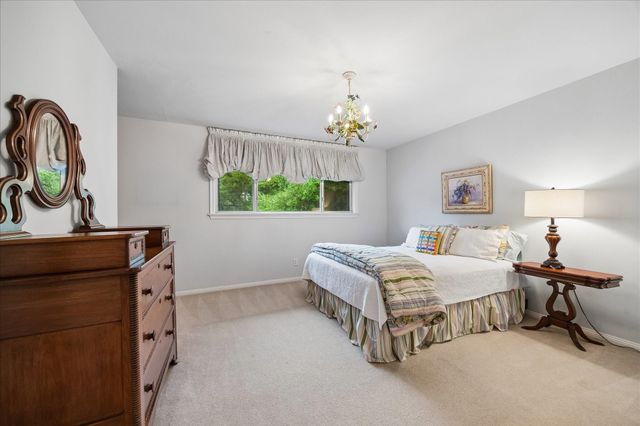 515 Hunterwood Drive, Houston, TX 77024