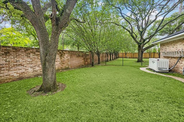 515 Hunterwood Drive, Houston, TX 77024
