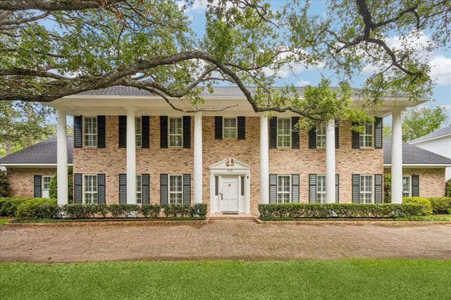 515 Hunterwood Drive, Houston, TX 77024