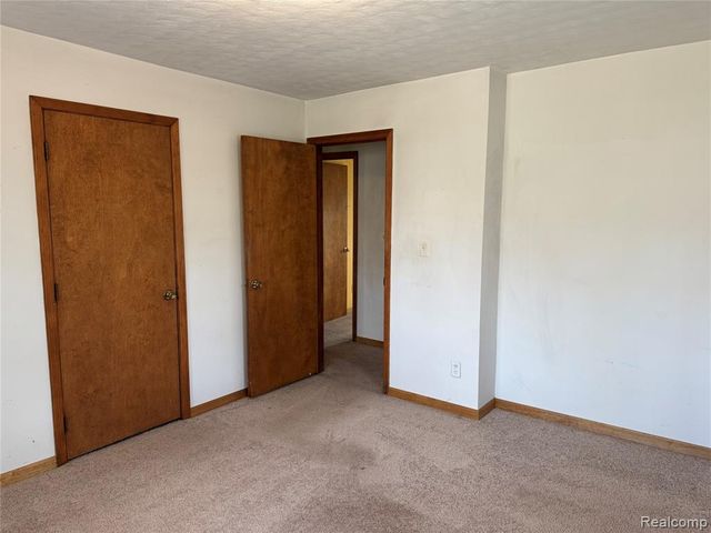 226 S Burkhart Road, Howell, MI 48843