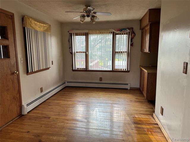226 S Burkhart Road, Howell, MI 48843