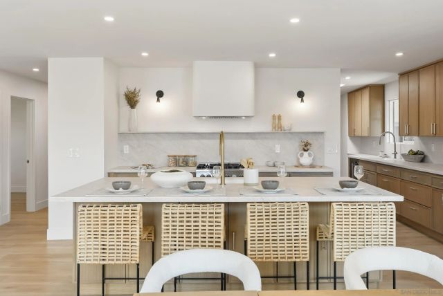 4543 Moraga Ave, San Diego, CA 92117