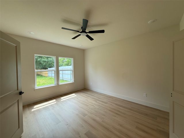 5032 Chapman Street, Fort Worth, TX 76105